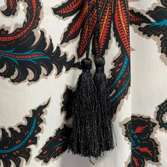 Fig and Flower Vibrant Geometric Floral Blouse - Picture 6 of 8